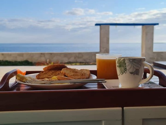 Desayuno con vista al océano